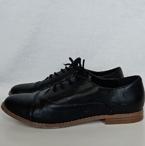 Forever 21 Women's Faux Black Leather Oxford Shoes